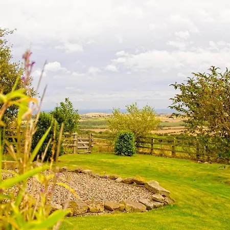 Sebright Cottage, Borrowby Farm Holiday home